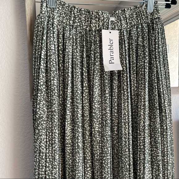 🎉HP🎉 ✨NEW Pleated Polka Dot Midi Skirt w/ Pockets - Boho Chic Style🌿 - Picture 8 of 15